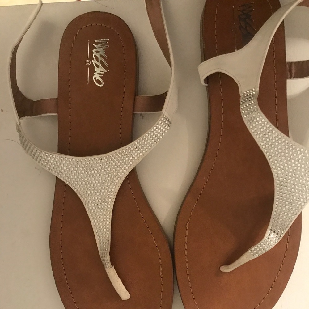 Target white sandals - Picture 2 of 3